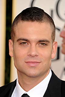How tall is Mark Salling?